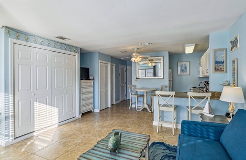 Holiday Isle Condo | SPC 8112 - Studio - sleeps 4 by RedAwning
