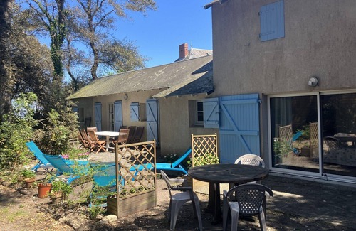 Noirmoutier-en-l'Ile Villa | * Special offer until 30/09/25. Sea view, direct beach access via garden gate 10%.