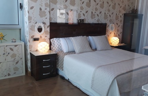 Gijon Apartment | SPECIAL OFFER: First beach line San Lorenzo de Gijon with garage.