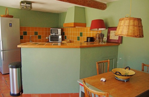 Vacqueyras Cottage | SPECIAL OFFER JULY, in the heart of the DENTELLES DE MONTMIRAIL mountains