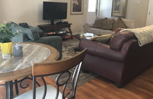 Tallahassee House | Special rates for Session! Perfect for sports enthusiasts or business travelers.