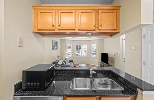 Dilworth Condo | Special Right Now - Quiet Condo For Extended Stays Near Restaurants & Shops