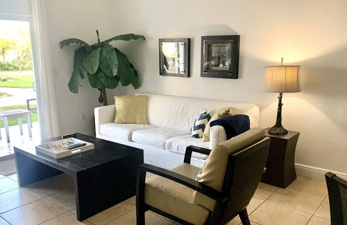 Bimini Islands Villa | Spectacular 2 Bedroom /2 Bath Bottom Floor Corner unit