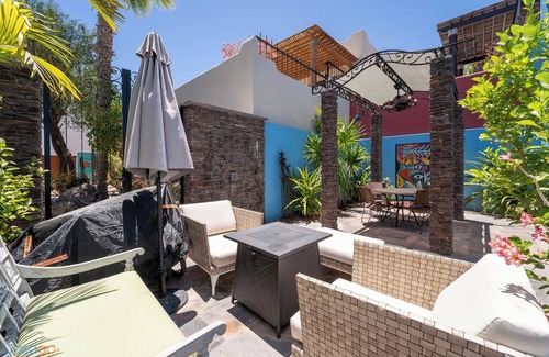 Nopolo House | Spectacular 2 Bedroom & 2 Bathrooms Located steps from Lap Pool with Great Patio