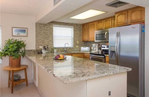Seven Mile Beach Condo | Spectacular 2 bedroom/2 bath Seven Mile Beach Condo.