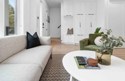 Sunset House | Spectacular 3BD Home!