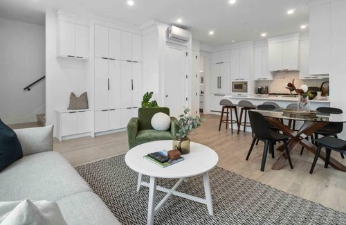 Sunset House | Spectacular 3BD Home!