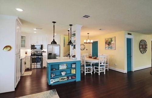 Surfside Beach House | Spectacular beach house just steps away from the sand!