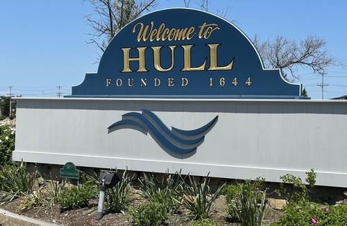 Hull House | SPECTACULAR COTTAGE
