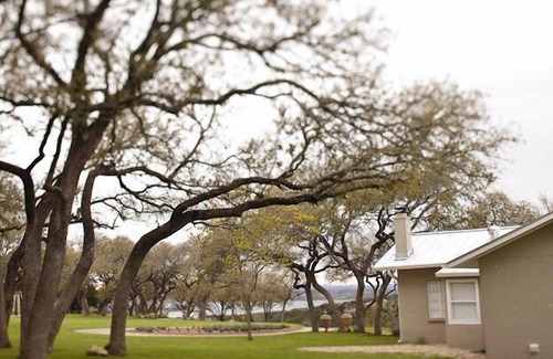 Leander House | Spectacular Lake Travis Luxury Property Minutes from Downtown and the Arboretum