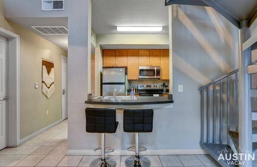 West Campus Apartment | Spectacular Location! West Campus Apt for 8 + Loft