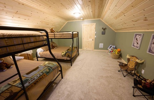 Island Park Cabin | Spectacular Log Lodge near Yellowstone on Private Island 600 feet to lake access