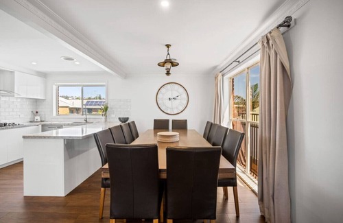 Clifton Springs House | Spectacular ocean view w/woodfire oven and BBQ