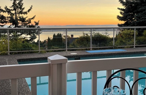 West Vancouver House | Spectacular Oceanview Home with Private Pool !