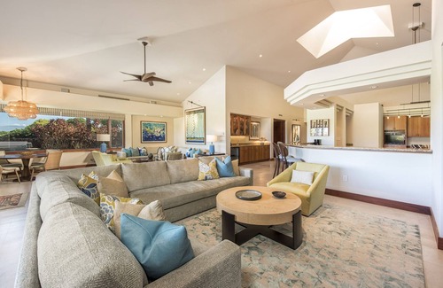 Kaupulehu House | Spectacular Ocean and Golf Course Views ! Luxury Home with Separate Guest House * 2 Golf Carts*