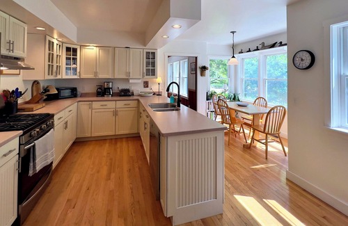 Harpswell Center House | Spectacular Oceanfront Estate with Beautiful Sunsets on 8 acres