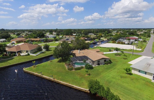 Harbour Heights House | Spectacular Peace River Paradise, Heated Pool, Endless Waterfront