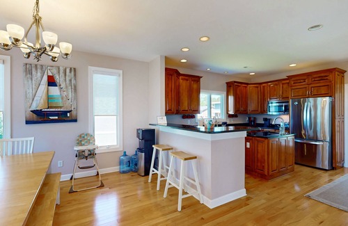 Rehoboth by the Sea House | Spectacular pet friendly house walk to beach w/ocean views, private pool