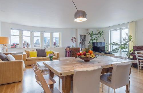 Peninsula Apartment | Spectacular River Thames View