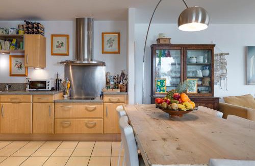 Peninsula Apartment | Spectacular River Thames View