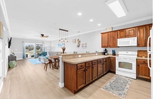 Central Myrtle Beach Villa | Spectacular Upscale Modern Masterpiece with a Splash of Glam