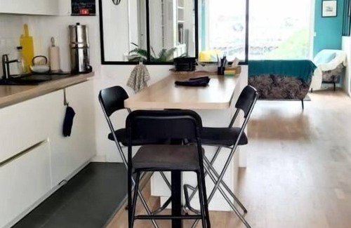 Sainte-Anne - Zone portuaire Apartment | Spectacular view of the Loire and the machines