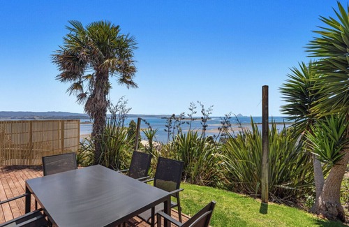 Waiotahi House | Spectacular Views from the Top.