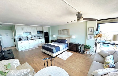 Schulte Park Apartment | Spectacular views - direct oceanfront studio w/kitchen & pool