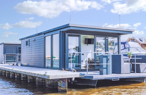 Municipality of Uitgeest Boat Rental | Spend a dream vacation on the water in this modern houseboat.