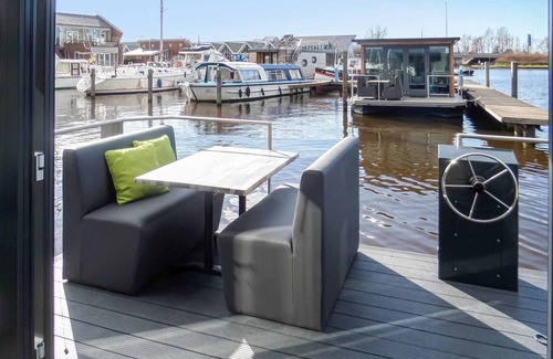 Municipality of Uitgeest Boat Rental | Spend a dream vacation on the water in this modern houseboat.