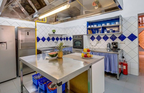 Artatore House | Spend a great vacation in this beautiful vacation home in 1st row to the pebble beach in the bay of