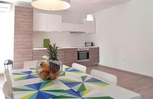 Portoroz Apartment | Spend a wonderful holiday in this inviting holiday apartment with beautiful sea views.