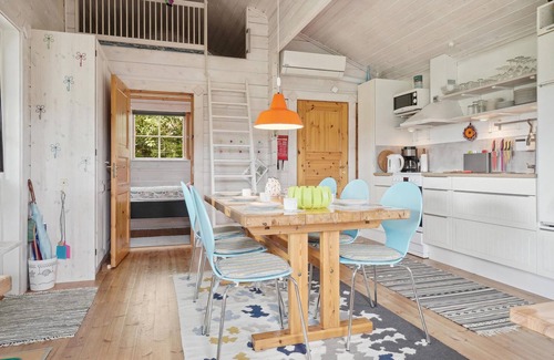 Floutrup House | Spend a wonderful time in the vacation home with a view of the Limfjord.