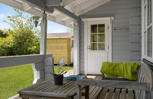 Floutrup House | Spend a wonderful time in the vacation home with a view of the Limfjord.
