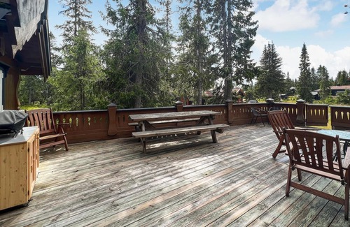 Sjusjoen House | Spend a wonderful time in this spacious cottage, not far from the lake, Sjusjøen.