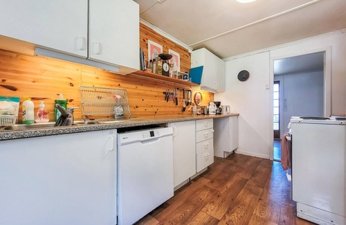 Nedstrand House | Spend relaxing summer days in this spacious vacation home on the peninsula, Nedstrand.