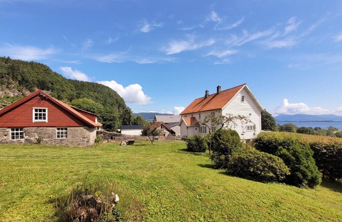 Nedstrand House | Spend relaxing summer days in this spacious vacation home on the peninsula, Nedstrand.