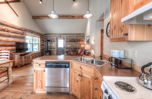 Big Sky Cabin | Spend Summer in Big Sky! Quaint Log Cabin near Big Sky Resort with Private Hot Tub and WifI