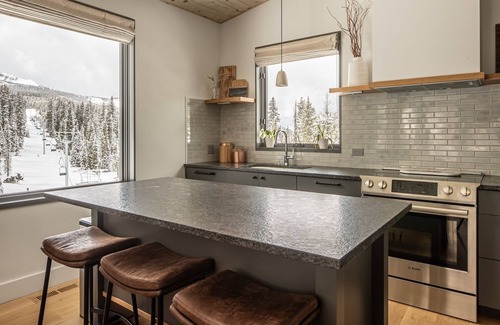 Big Sky Cabin | Spend Winter in Big Sky! 2 Bedroom, Plus Bonus Room, Ski-in/Ski-out Cabin