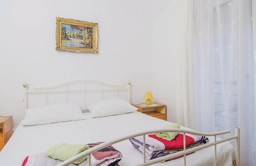 Zuljana Apartment | Spend your vacation in Zuljana in these functionally furnished apartments.