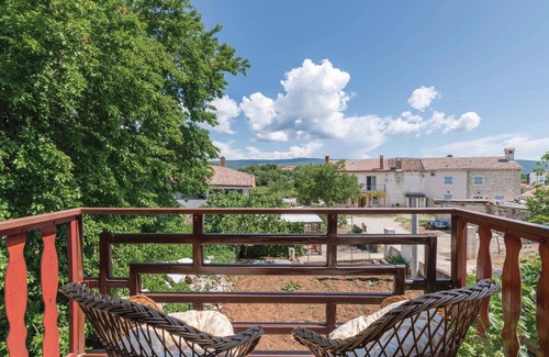Rakalj Apartment | Spend your vacation in this spacious apartment in the small village of Rakalj.
