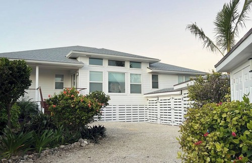 Great Guana Cay House | Spetacular Sea of Abaco View with Private Pool and Boat Dock