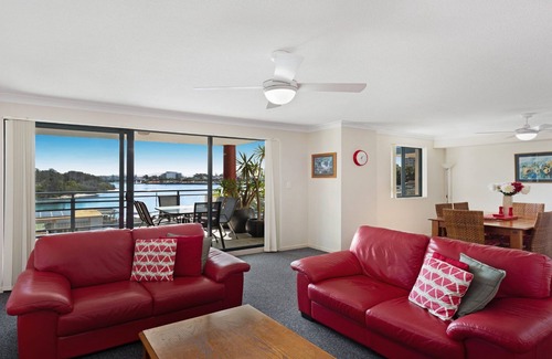 Forster Apartment | Spinnaker 102 - On The Lake