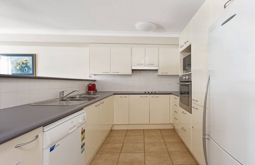 Forster Apartment | Spinnaker 102 - On The Lake