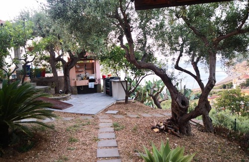 Piraino Apartment | Spisidda House - Two-room Salina - Near Gioiosa Marea