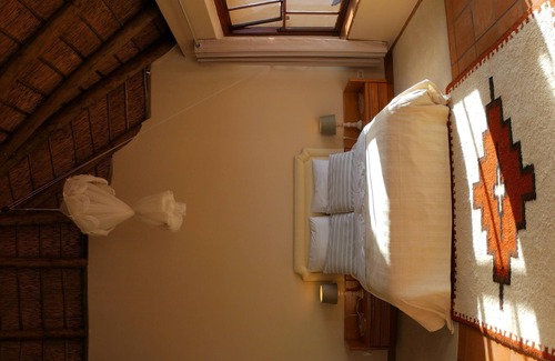 De Kelders Bed & Breakfast | Spitzeseafront. .Beachfront, Whale watching