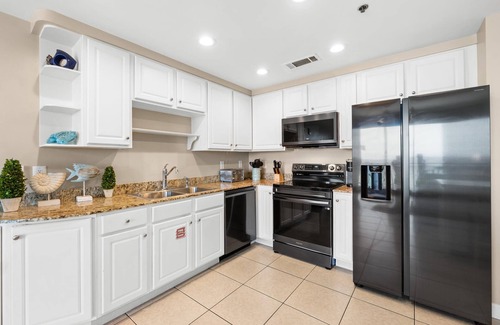 West Panama City Beach Condo | Splash 406E - Sleeps 6 - Beachfront, Pools, Private Beach, Hot Tub, Waterpark