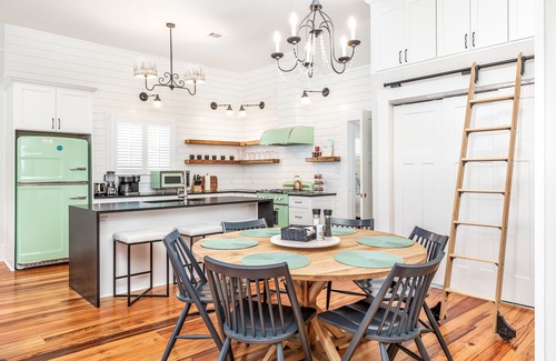 Thunderbolt House | Splash of Southern | Private Pool & Fire Pit + Near Local Sights!
