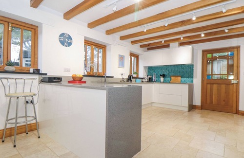 Wadebridge Cottage | SPLATT BARN, family friendly, character holiday cottage in Rock