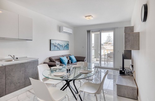 Swieqi Apartment | Splendid 2BR Apartment, steps to St Georges Bay